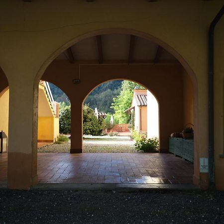 Agriturismo La Cerbana パラーイア エクステリア 写真